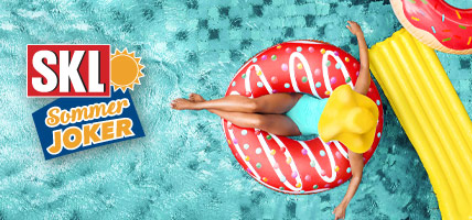 Frau im Pool